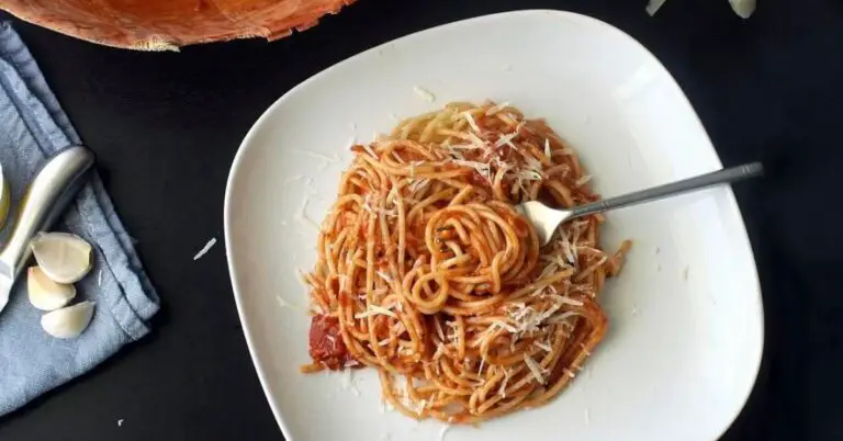 How to Eat Spaghetti the Italian Way: Avoid These 5 Mistakes