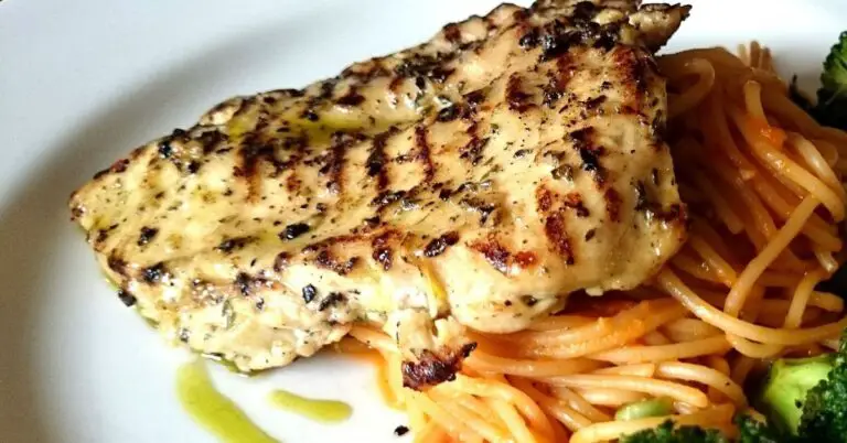 Do Italians eat pasta with chicken? An Italian replies