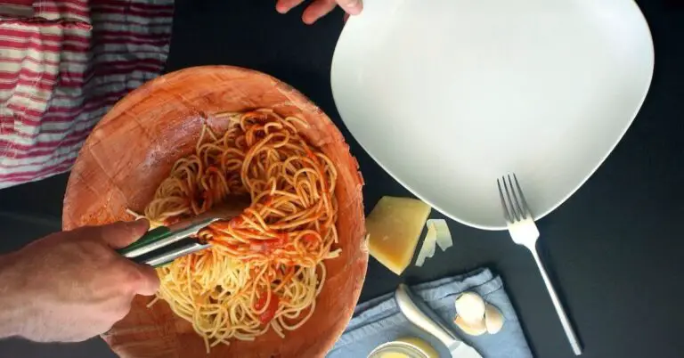 Do Italians add Pasta to Sauce or Sauce to Pasta?