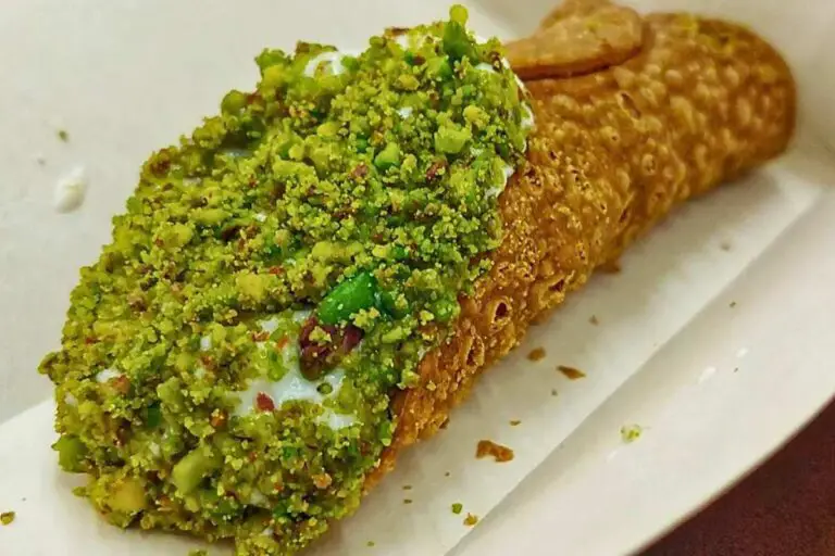 Best Cannoli You Can Eat in Florence: Ultimate Creaminess Wrapped in a Perfectly Crisp Shell
