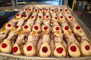 Searching for the Best Cannoli in NYC: From Little Italy to the Bronx ...