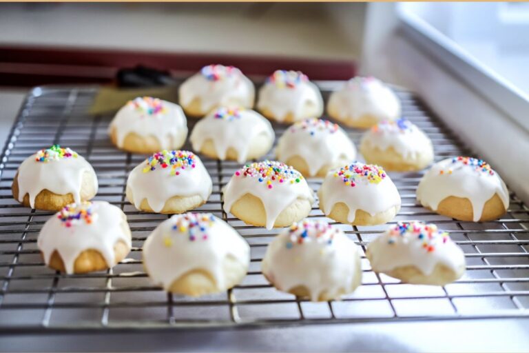 Classic Italian Wedding Cookies (Anginetti Biscuit) Recipe: A Timeless Treat from Nonna’s